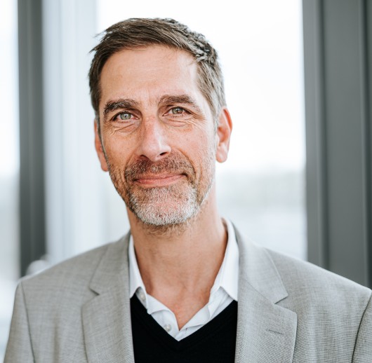 Portrait photo of the Director of the Institute Thomas Kaiser